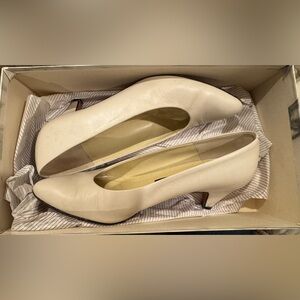 Evan Picone Shoes Ivory